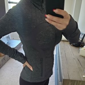 Lululemon top